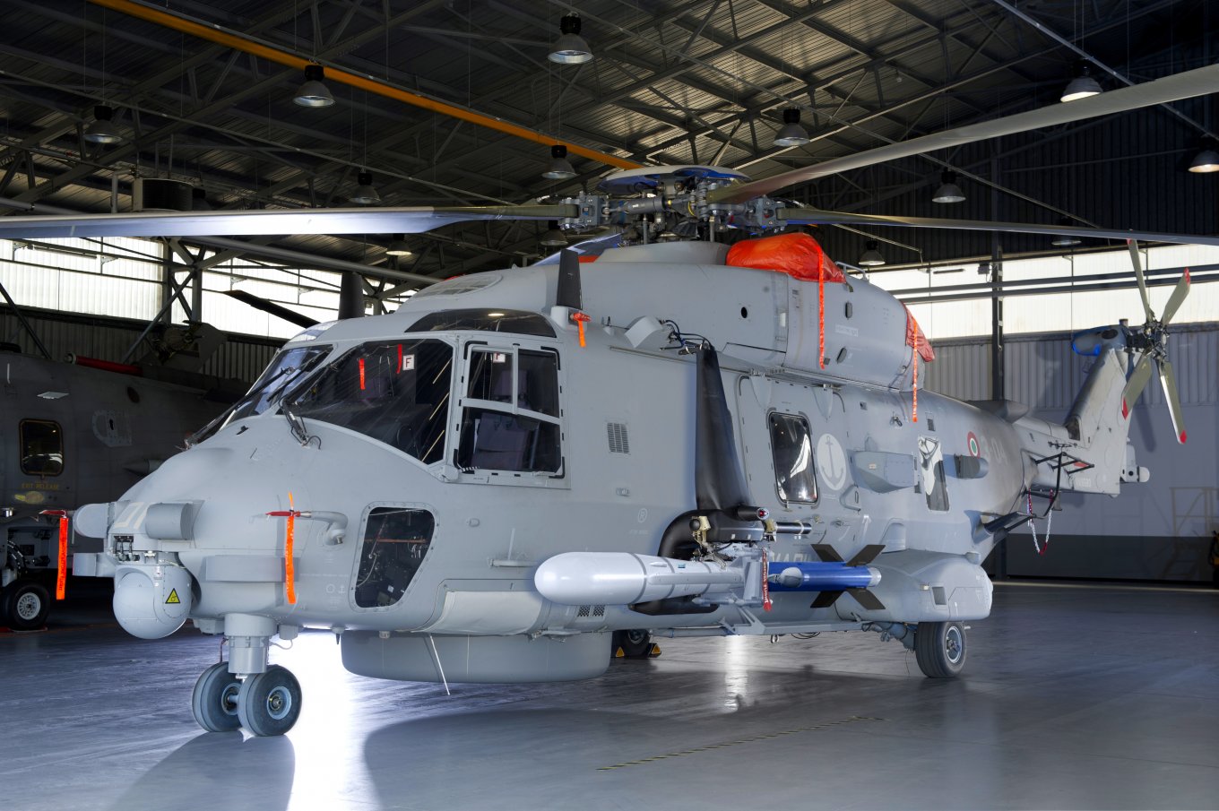 NH90 với tên lửa Marte ER / Defense Express / Anh, Đức cam kết cung cấp vũ khí mới cho trực thăng Sea King của Ukraine: Tên lửa nào tương thích