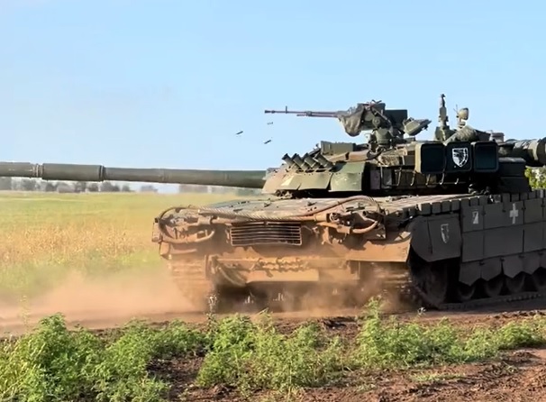 Captured russian T-90UE-1 in service with Ukr 93rd Mechanized Brigade / Defense Express / Rare russian T-80UE-1 in Spotlight as it Shows Up in Ukraine, Only Battalion of Such Tanks Existed