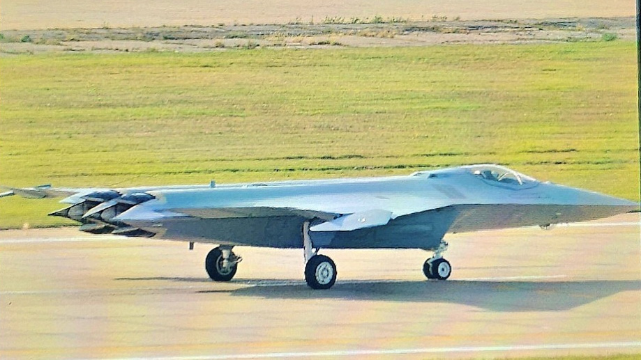 The First Clear Photo of Chinese 6th-gen J-50 Fighter Jet Released - What to Look Out For