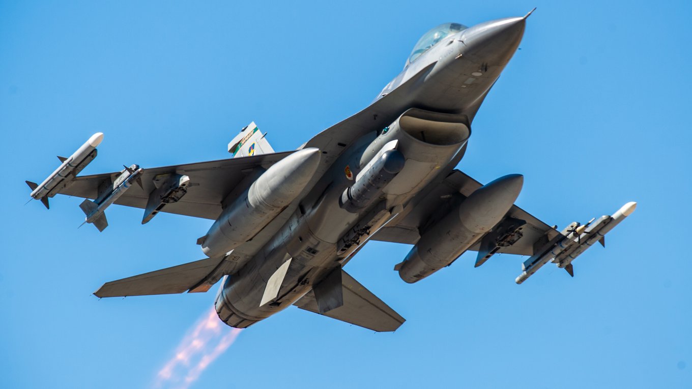 F-16 Fighting Falcon multirole fighter aircraft, Lockheed Martin Stands Ready to Help Ukrainian Pilots Fly and Maintain its F-16 Fighter Jets, Defense Express