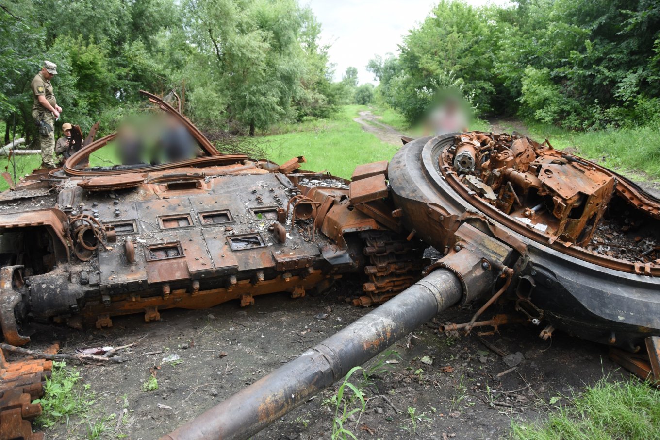 Ukrainian Soil Absorbs russian Armor. Spectacular Photos By the Armed Forces Of Ukraine, Defense Express, war in Ukraine, Russian-Ukrainian war