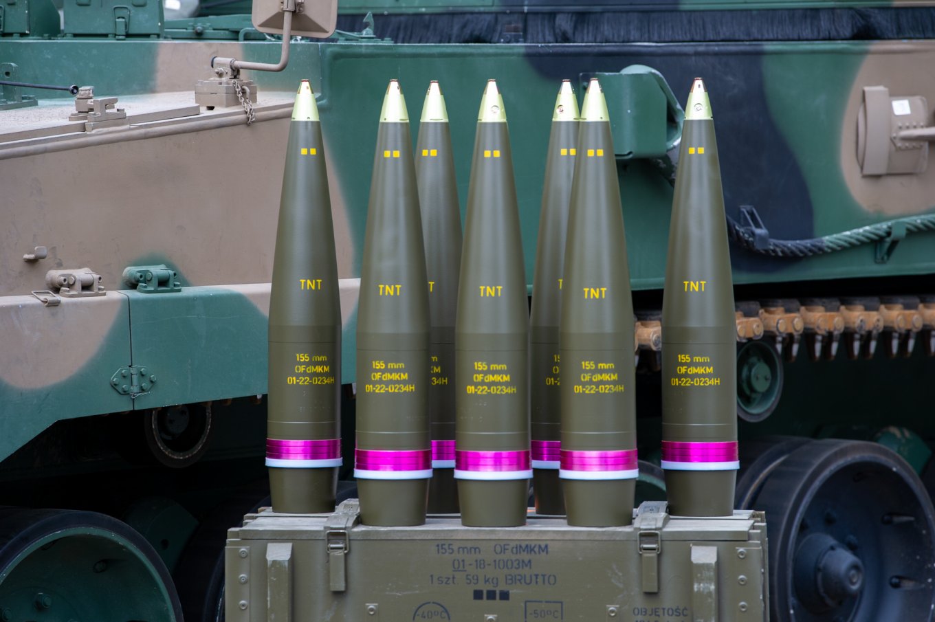 155 mm artillery shells made by PGZ / Defense Express / Polish Defense Ministry and Top Arms Maker Don't Believe Ukraine Spends 4,000–9,000 Artillery Shells a Day