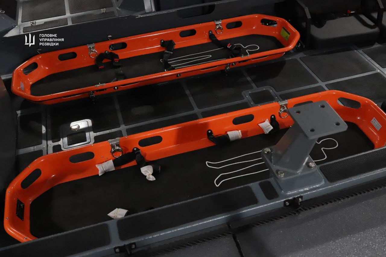 Ukraine's Defense Intelligence Gets New T12.R Evacuation Boat with Combat Capabilities, Defense Express