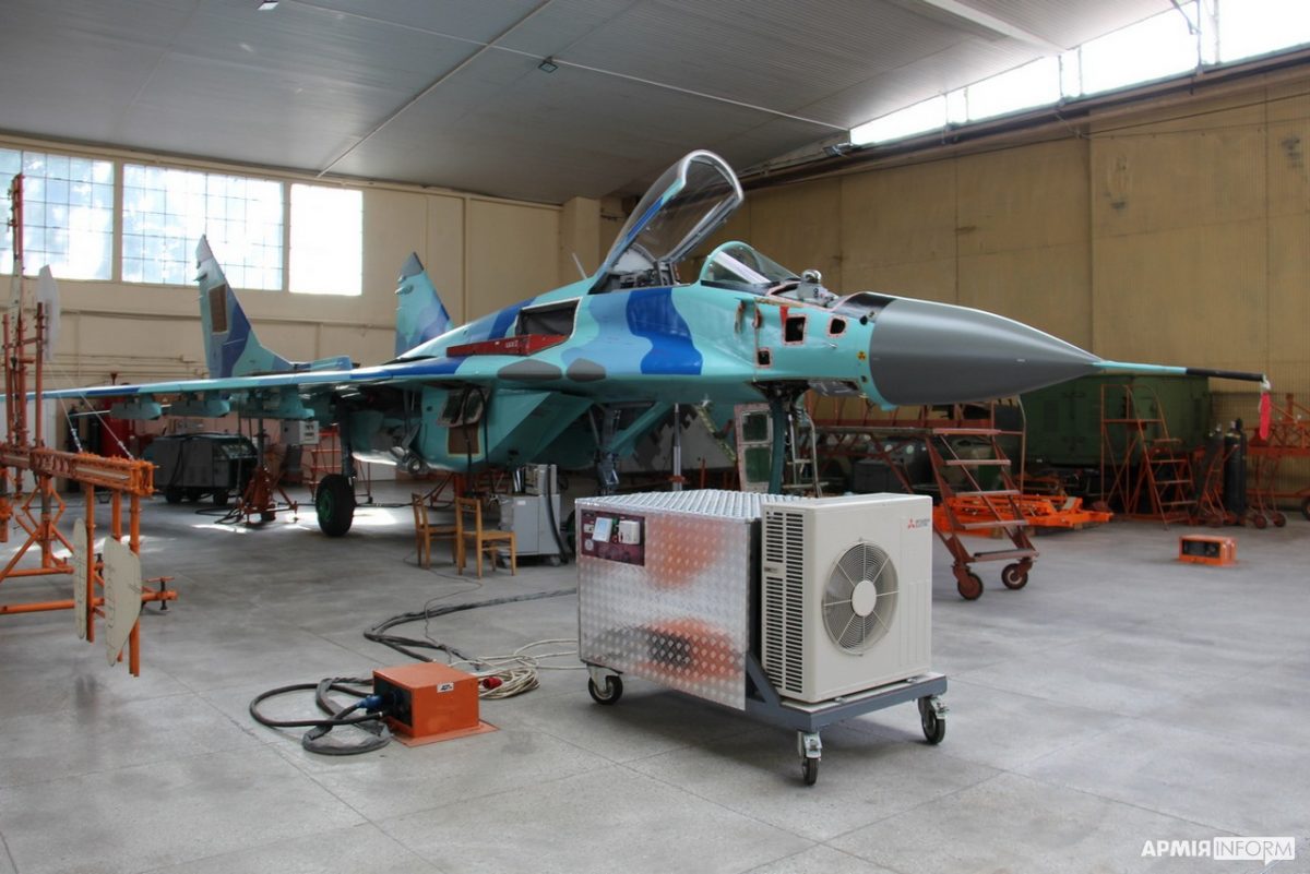 Archive photo: MiG-29 of the Azerbaijani Air Force at the Lviv Aircraft Repair Plant / Defense Express / Azerbaijan Possibly Gave MiG-29 Fighters to Ukraine: How Many and Where They Appeared