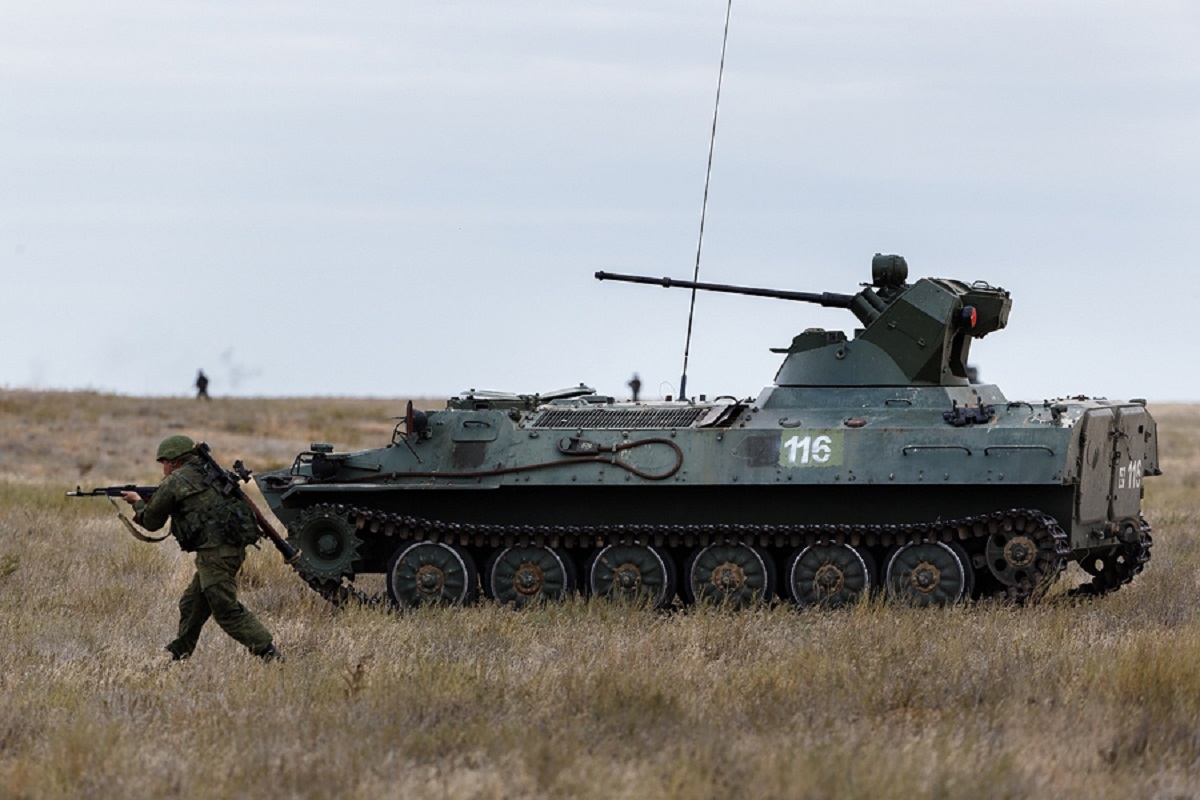 Ukraine’s Military Captured russia’s MT-LB And BTR-82A Hybrid, Defense Express, war in Ukraine, Russian-Ukrainian war