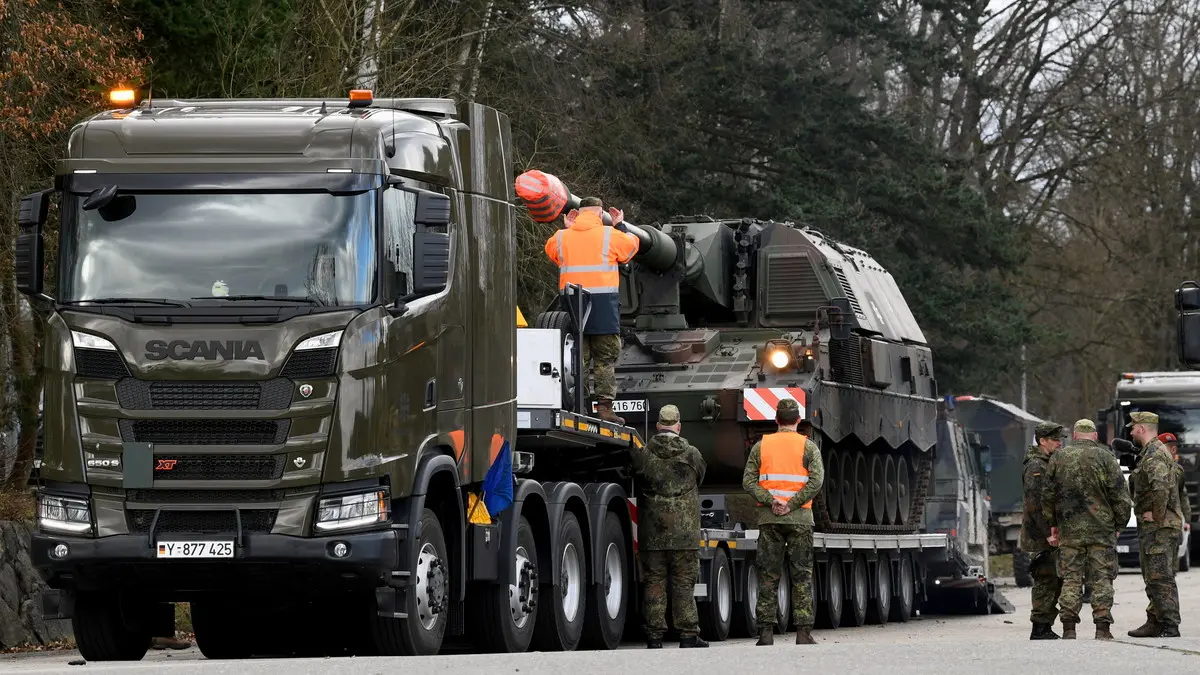 Photo for illustration / A Howitzer of the German armed forces Bundeswehr is loaded onto a truck to Lithuania at the Bundeswehr military base in Munster, Germany, February 14, 2022.