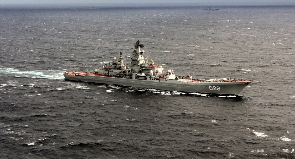 Archive photo: the Pyotr Velikiy nuclear cruiser / Defense Express / After 25 Years of Stalemate, Admiral Nakhimov Battlecruiser's Modernization Finally Poised to Finish