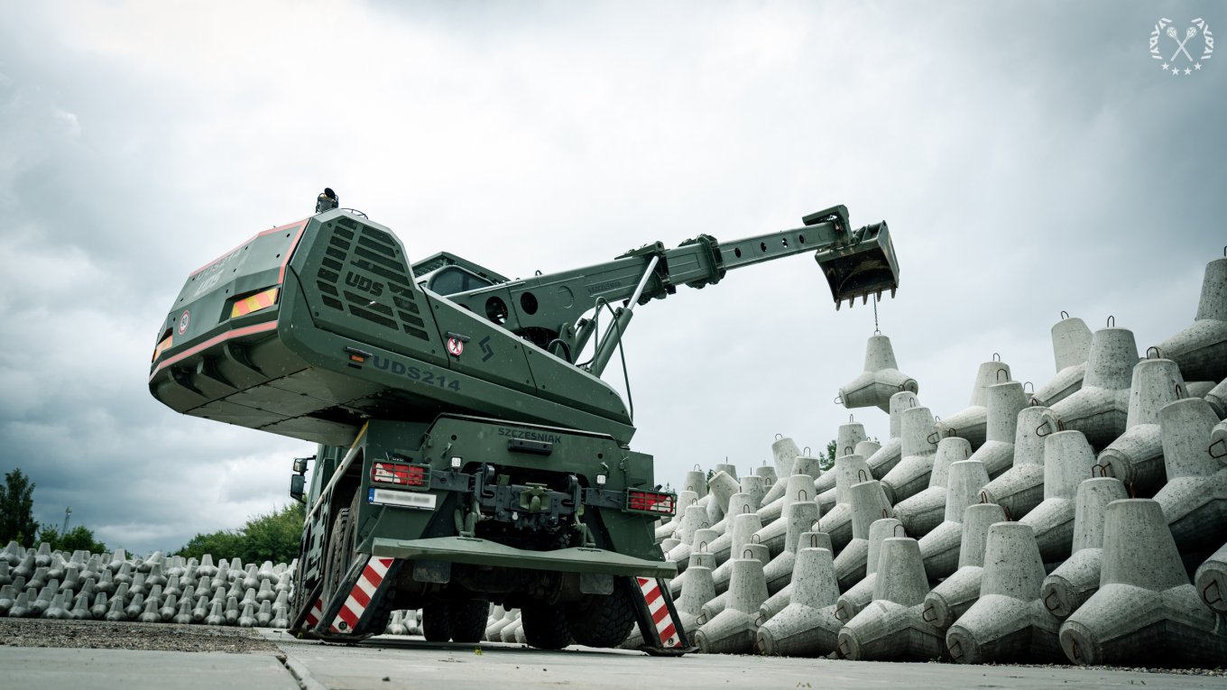 In Over 2 Years Poland Has Built Just 100 km of Conditional Fortifications on Its Borders with russia and belarus, Which Is 620 km Long, Materials to build East Shield stored in warehouses