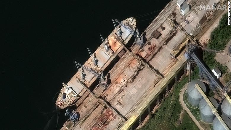 A satellite image from Maxar technologies shows grain being loaded into the hull of the Russia-flagged ship Matros Pozynich in Crimea, Defense Express