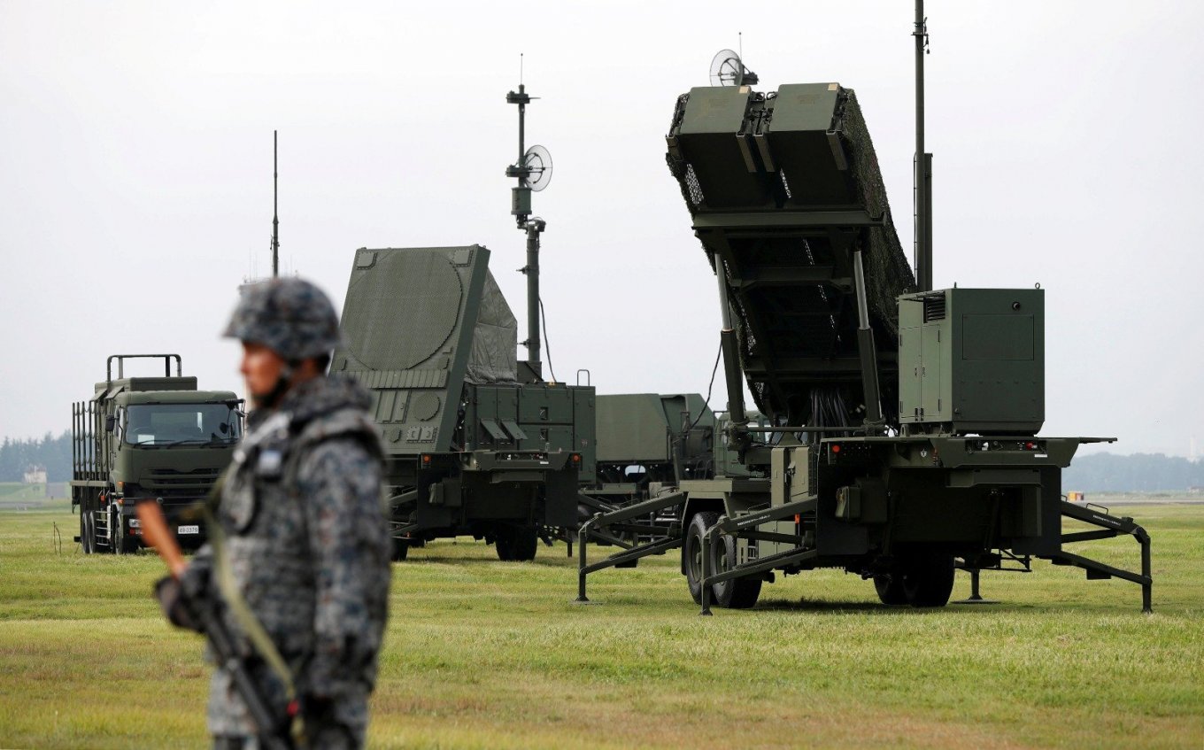 Illustrative photo: a Patriot anti-aircraft missile system deployment site / Defense Express / 17 Patriots For Ukraine Now Explained By Redirected Switzerland Order
