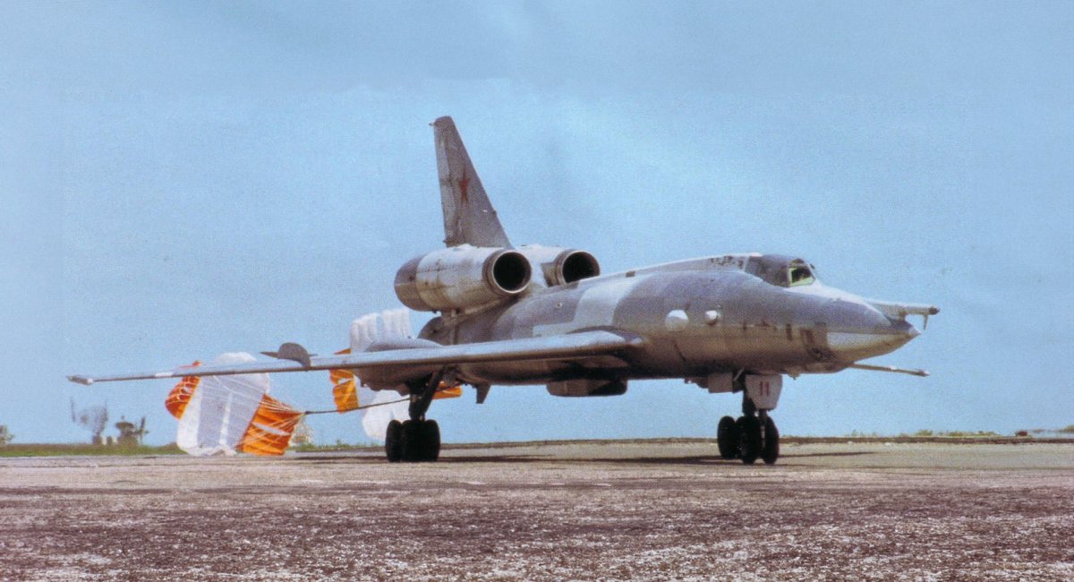 Tu-22 Blinder, the Maneater, aka Shilo / Defense Express / The Maneater: First Soviet Supersonic Bomber With Downward Ejection That Killed Dozens