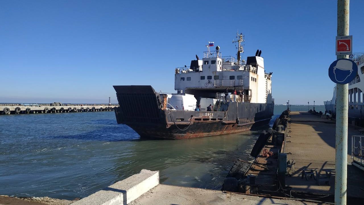 The Yeysk ferry / Defense Express / Ferry Crossings Over Kerch Strait: Throughput and Importance of this russian Logistics Vein in Crimea