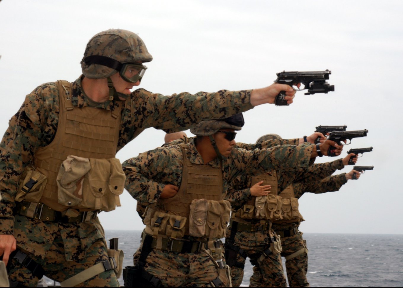 American marines with Beretta M9 (Beretta 92FS)