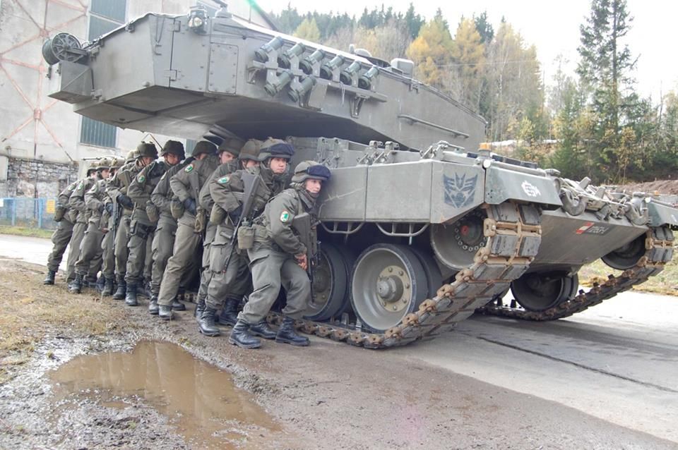 Austrian Leopard 2A4 main battle tank Defense Express Inside A7, Outside A4: KMW Will Modernize the Leopard 2A4 MBTs