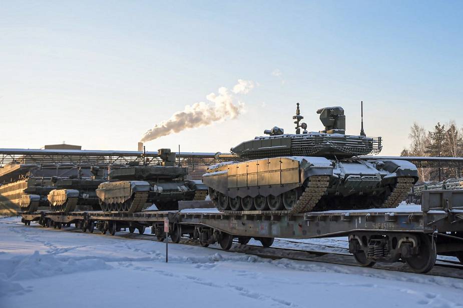 An echelon of T-90M Proryv tanks, winter 2023