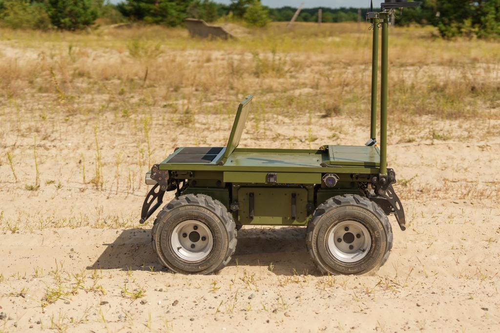The D-21-11 robot Defense Express Brave1 Cluster Unveils the D-21-11 Robot Able to Perform Various Tasks