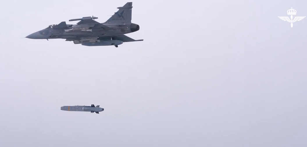 Taurus cruise missile launch from Gripen C fighter / Screenshot from Swedish Air Force video