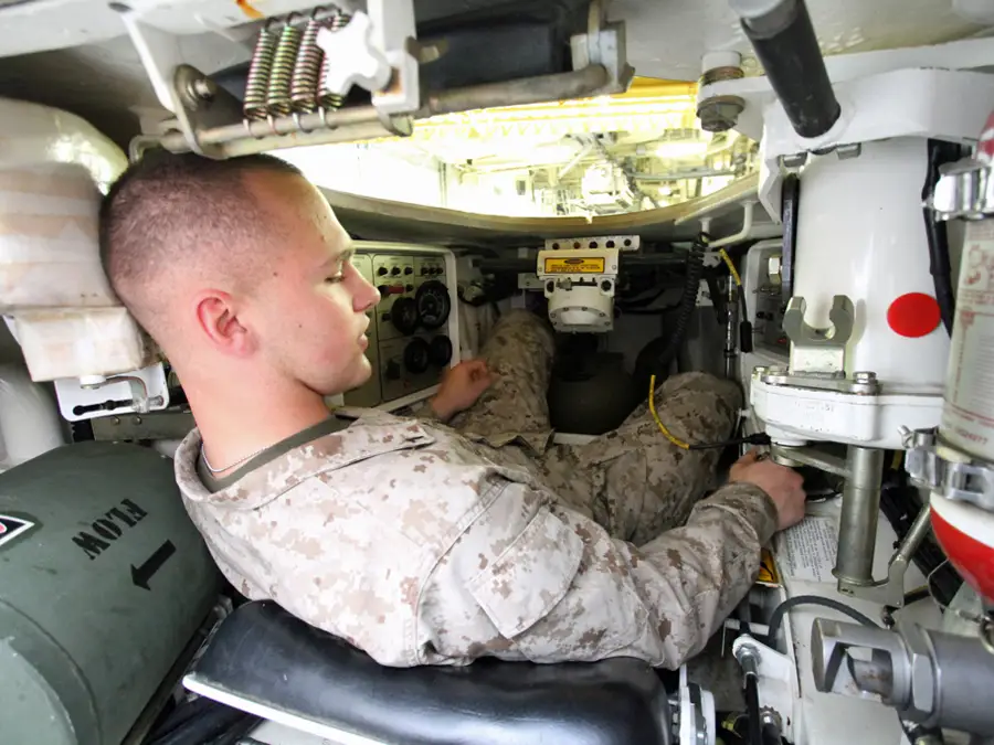 What the Abrams Looks Like From Inside And Why the Gunner Has Three Sights at Once, Defense Express, war in Ukraine, Russian-Ukrainian war