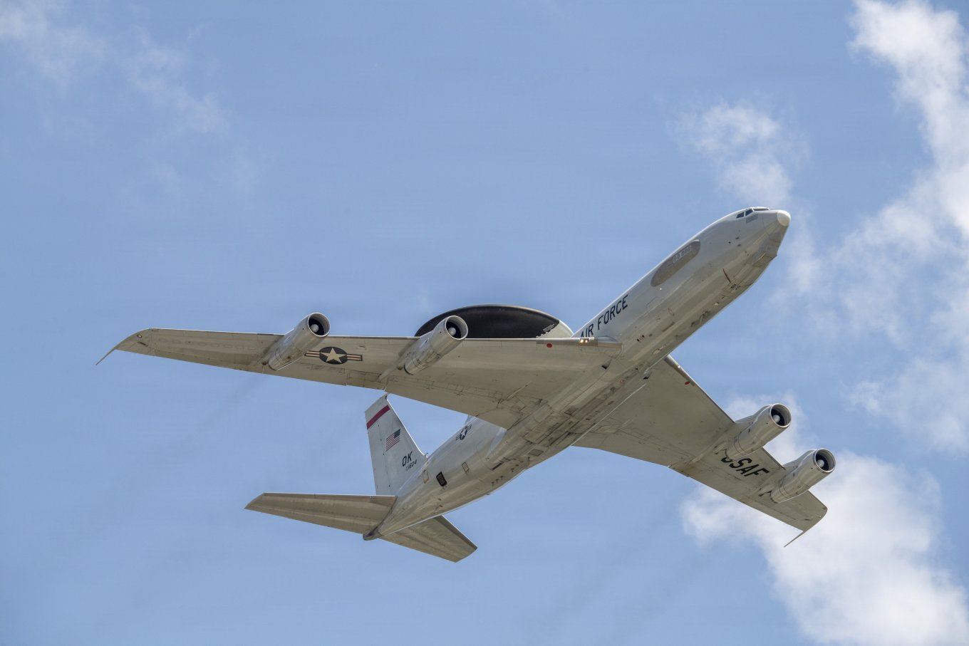 Surge in U.S. E 3 AWACS Fleet Deployment Toward the Middle East Signals Washington's Rising Strike Readiness on Iran, Defense Express