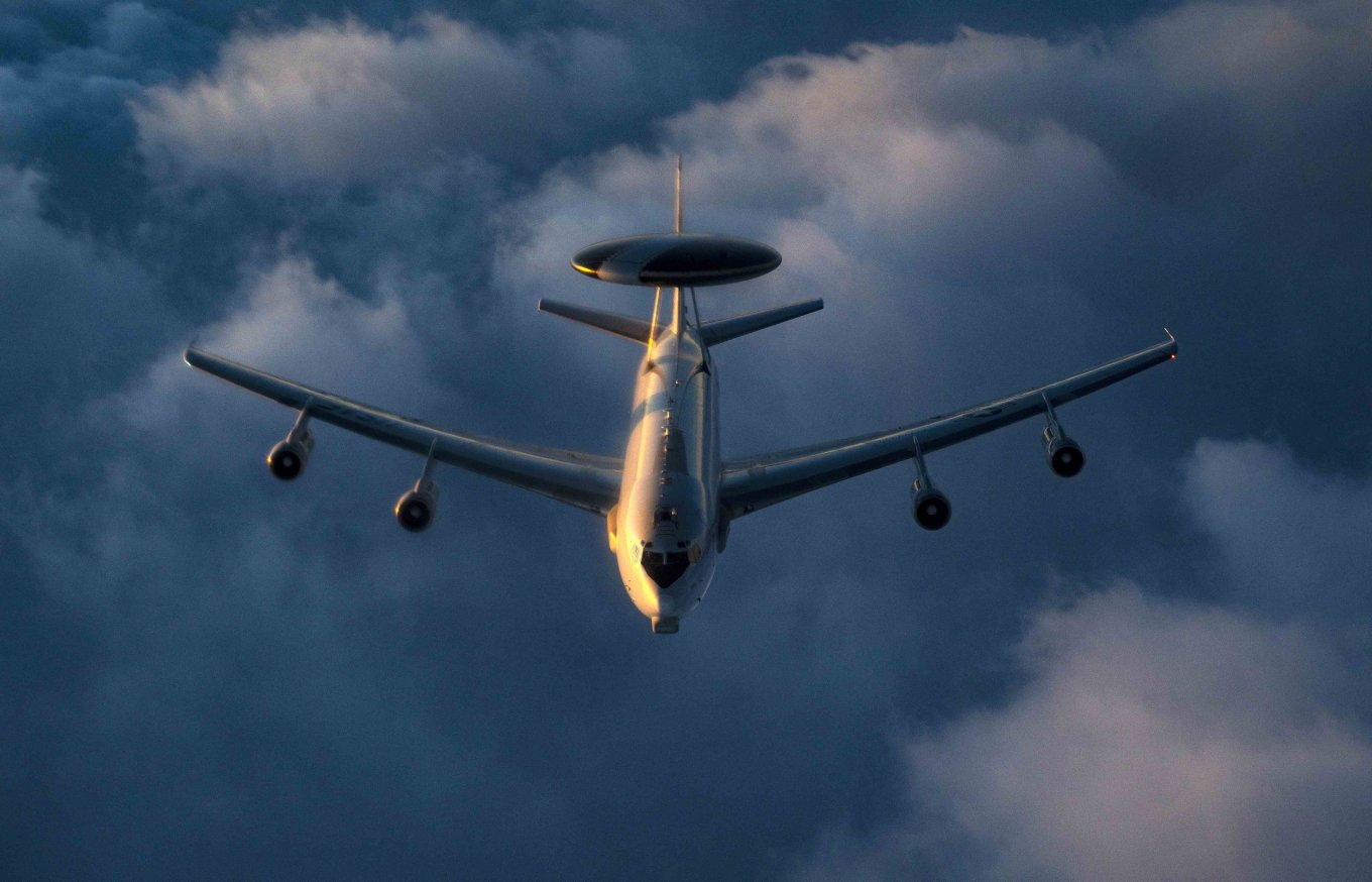 Following the A-10, the First AWACS E-3 Sentry Is Decommissioned, Defense Express, war in Ukraine, Russian-Ukrainian war