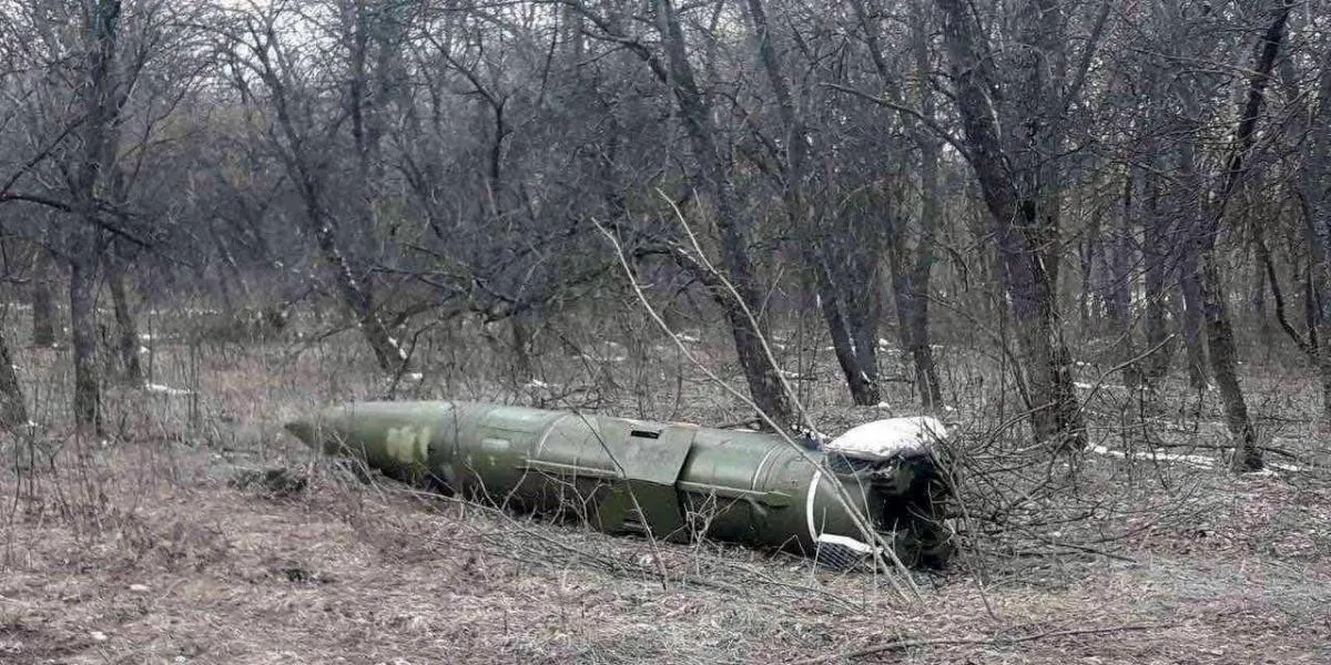 Defense Express / a Russian short-range ballistic missile, believed to be an unexploded Iskander missile, was found near Kramatorsk, Ukraine / Russia has launched 1,300 Missiles on Ukraine