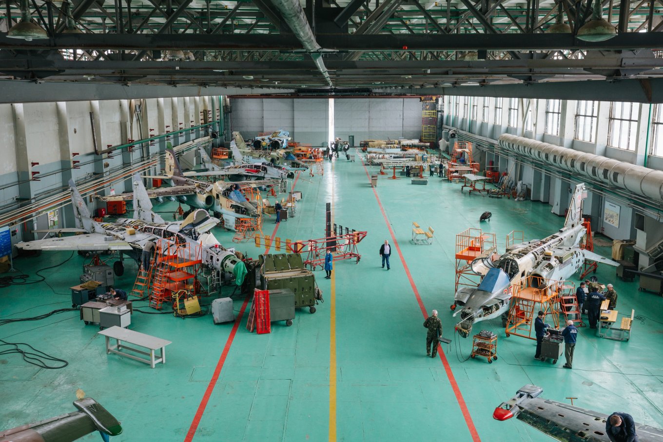 The 558th aircraft repair plant, Baranovichi, belarus, Specialists from belarusia Were Invited Repair Russian MiG-29 Aircraft, Defense Intelligence of Ukraine, Defense Express