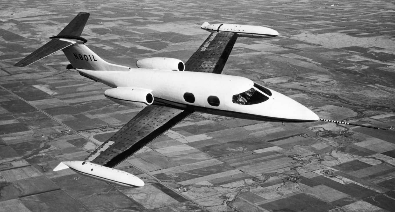 XB-70 Valkyrie: How a Promo Photoshoot Doomed a Supersonic Nuclear Bomber That Was Meant to Flatten Moscow, Learjet 23