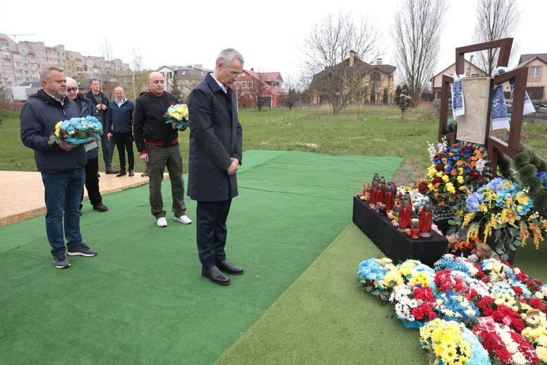NATO Secretary General visited Bucha, and paid his respects to the victims of russian atrocities, Defense Express