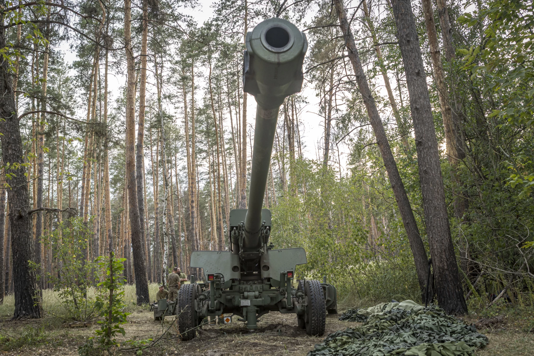 Ukrainian Artillerymen Reveal Pros and Cons of Domestic Bohdana-B and American M777, Defense Express
