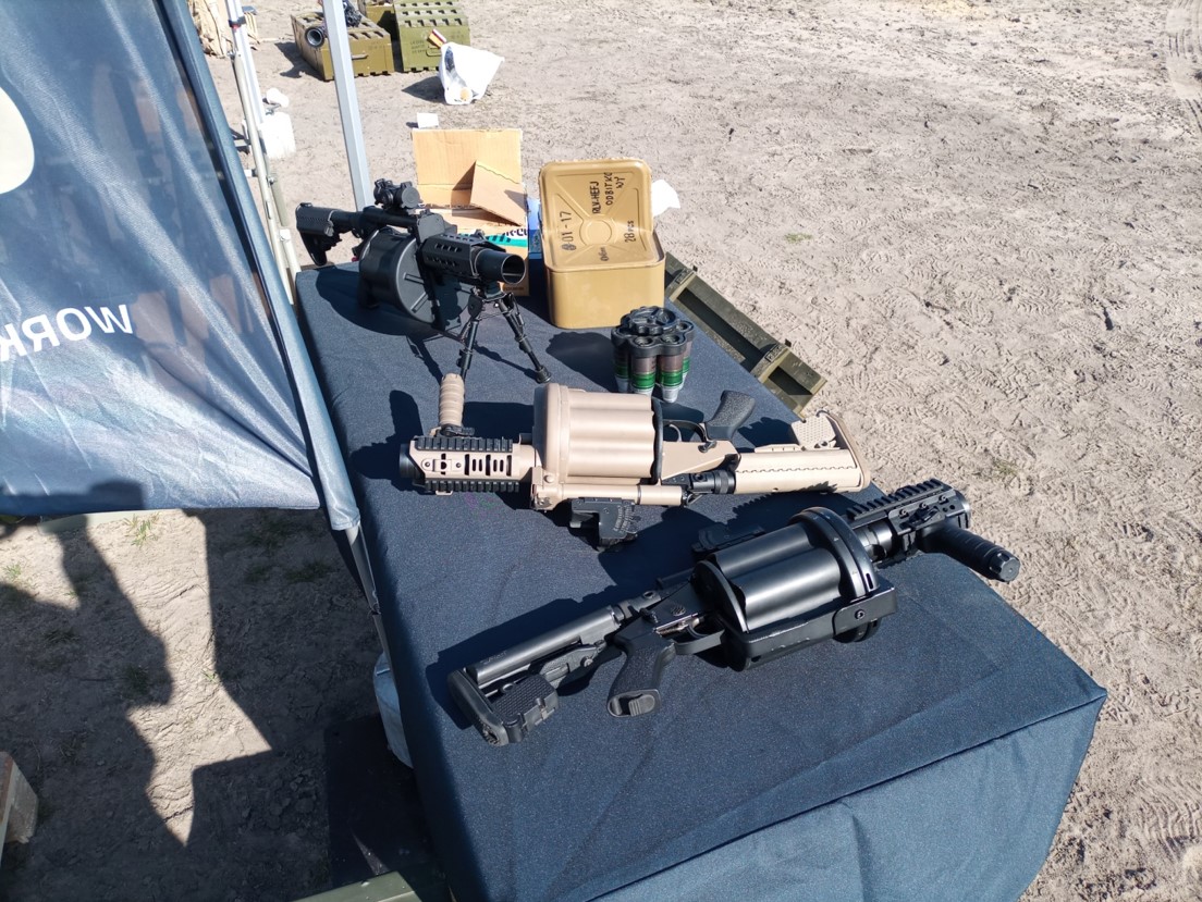 Milkor M32A1 40mm grenade launcher with revolving action