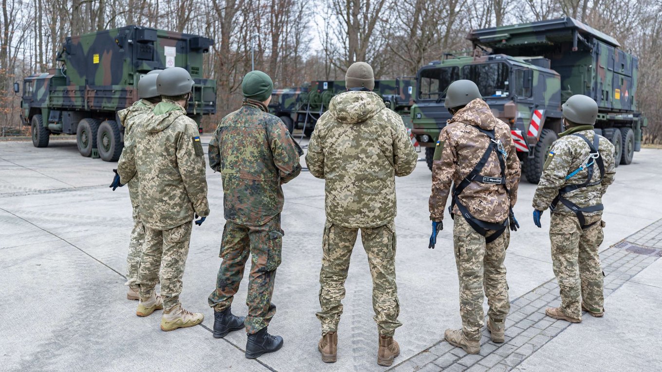 Ukrainian military during training on the Patriot SAM system in Germany Defense Express Spain and Ukraine Discuss Transfer of Patriot SAM System for Air Defense, but Turkey Denies