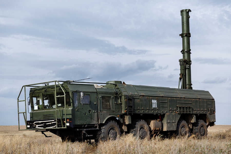 Illustrative photo: Iskander-K cruise missile system, loaded with an R-500 / Defense Express / France Allows Ukraine to Strike Targets in russia But What Else it Can Give Besides SCALP