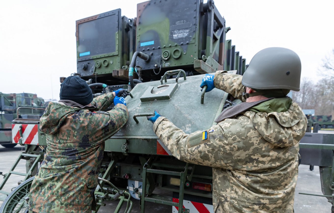 Ukrainian soldiers are training to operate the Patriot air defense system in Germany