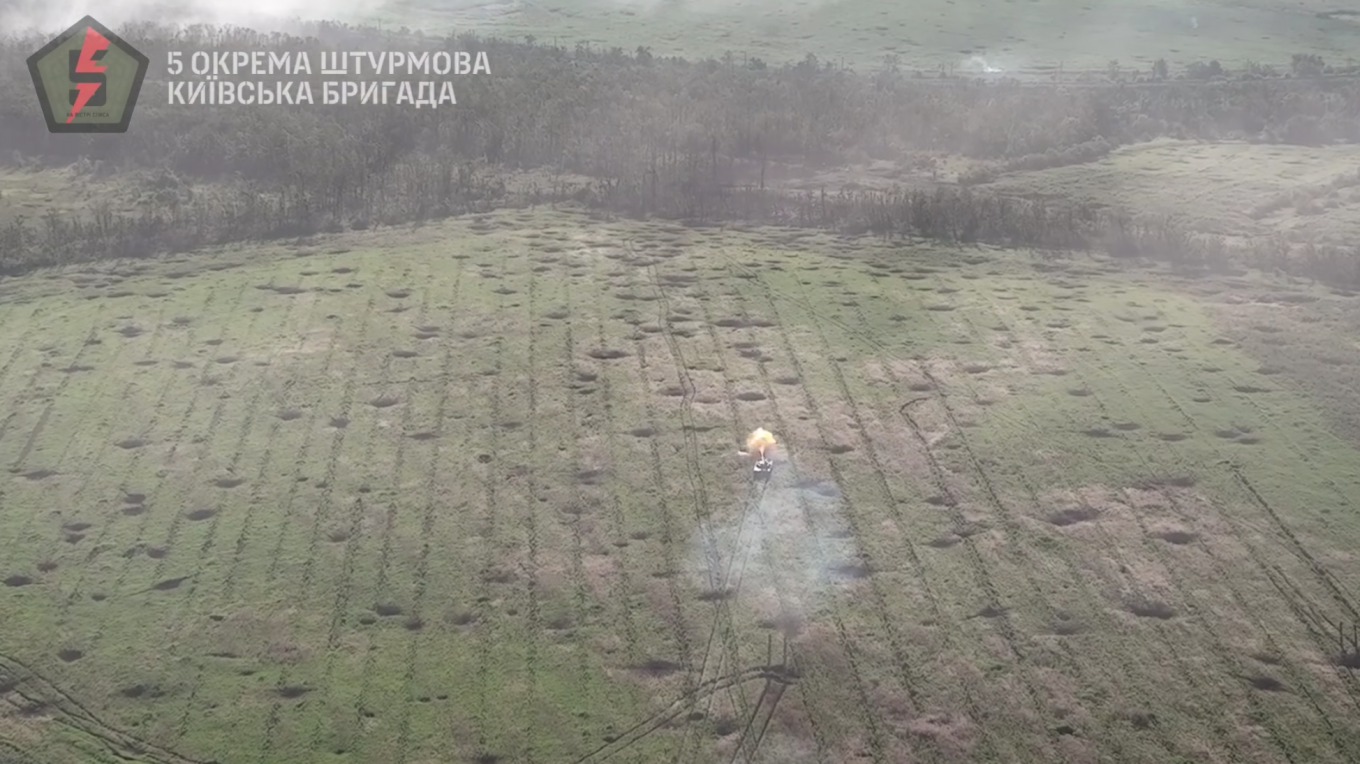 The Ukrainian T-80 tank fires at the positions of the russian troops, Defense Express