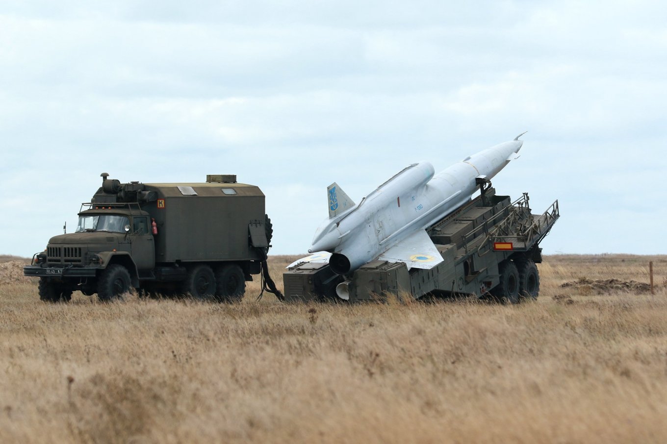 Archive photo: Tu-141 Strizh during drills in Ukraine / Defense Express / FP-5 Flamingo is Not the Tu-141 Strizh and Not Even Similar