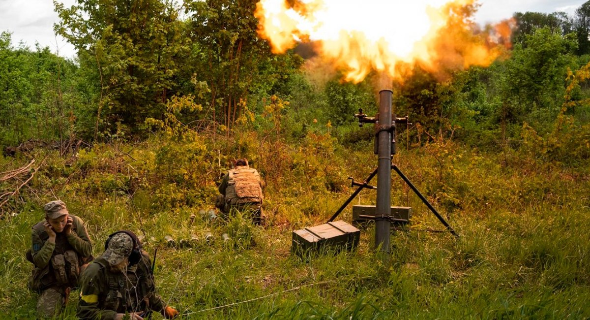 Ukrainian servicemen fire mortars toward Russian positions in the east Kharkiv region of Ukraine on May 17, Defense Express