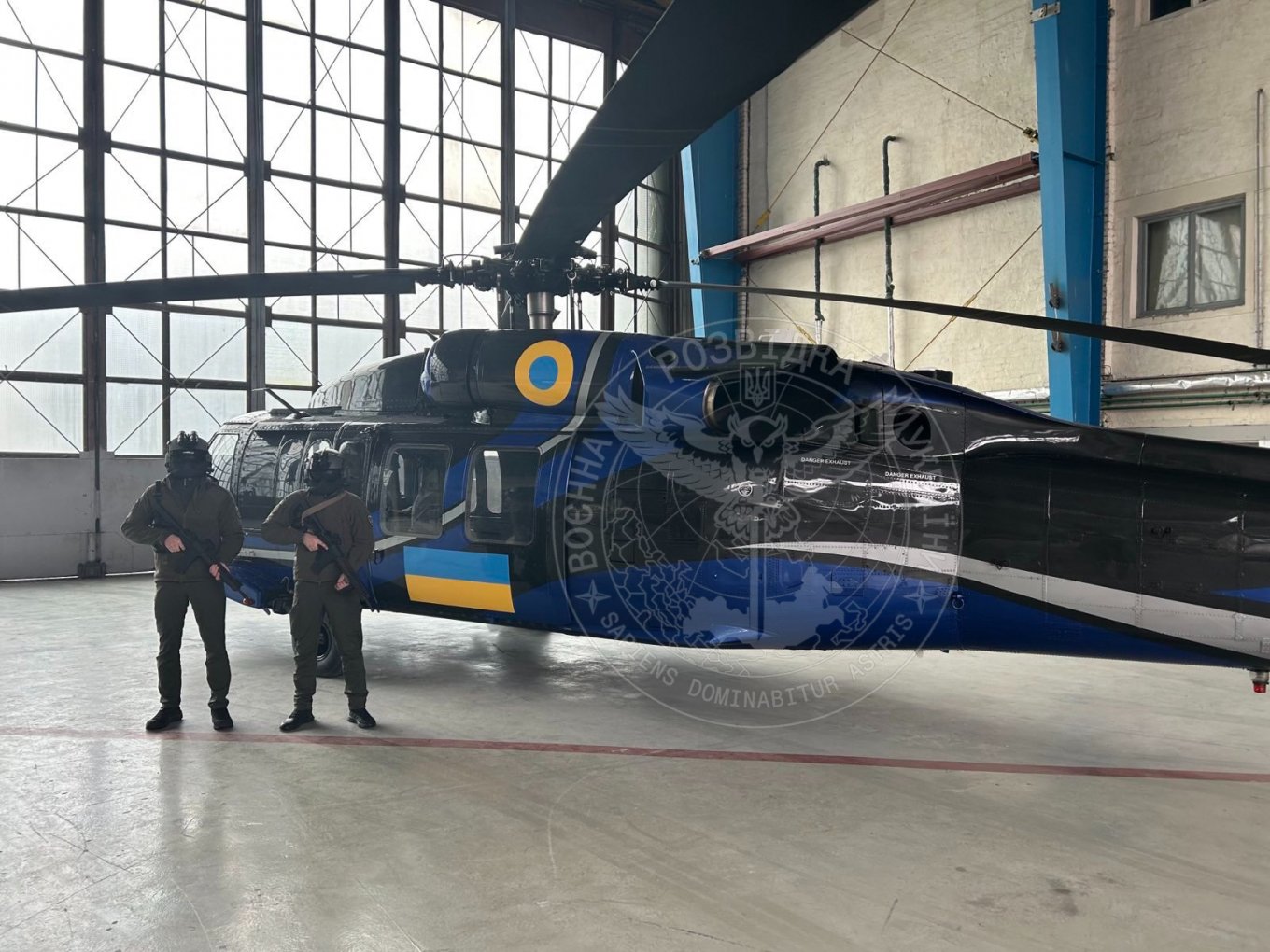 The first photo of the Ukrainian-patterned Black Hawk issued by the Defense Intelligence on February 21, 2023