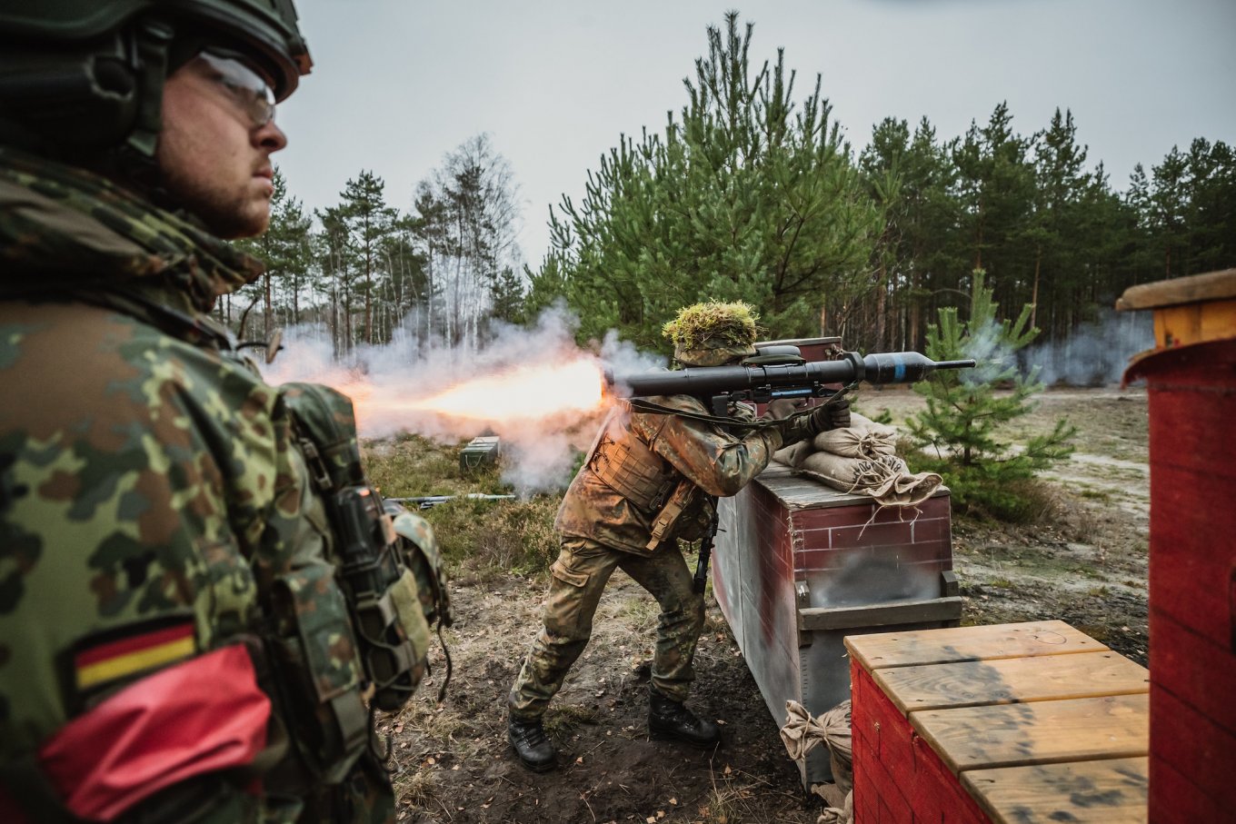 Panzergrenadiers practice their role as tank destruction squads in Upper Lusati / Defense Express /