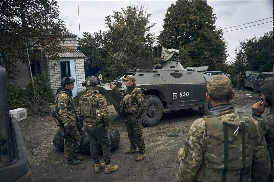 Taken by the Armed Forces of Ukraine ZS-82 psychological operations vehicle Defense Express Russia Tries Resist Ukraine With 70-years-old ZS-82 and KS-19