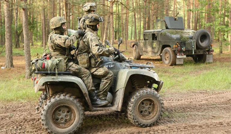 weak engine turns a vehicle into a static target — military ATVs require significant power and torque reserves. In the photo, Polish soldiers test one of the ATV concepts / Open source photo