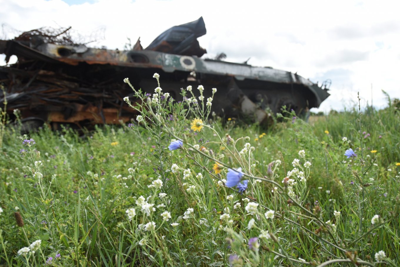 Ukrainian Soil Absorbs russian Armor. Spectacular Photos By the Armed Forces Of Ukraine, Defense Express, war in Ukraine, Russian-Ukrainian war