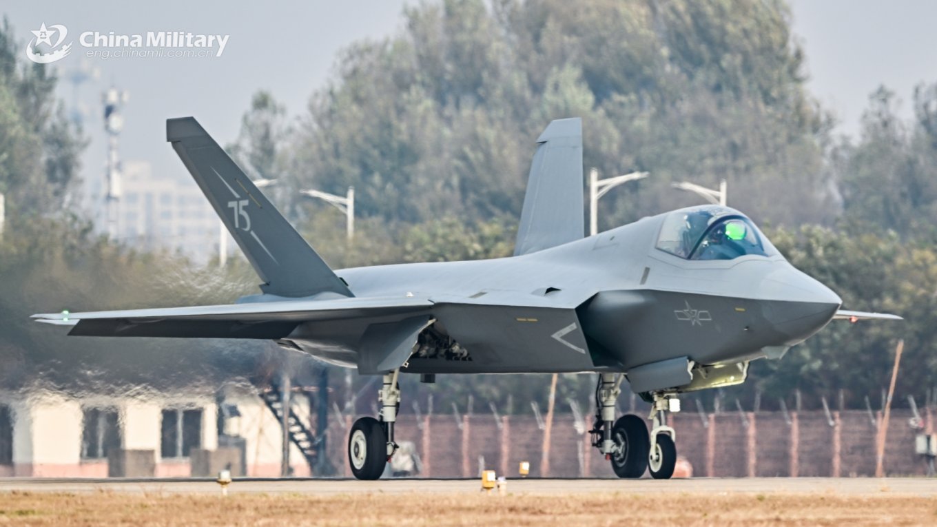 The First Clear Photo of Chinese 6th-gen J-50 Fighter Jet Released - What to Look Out For, Chinese J-35 multirole stealth fighter