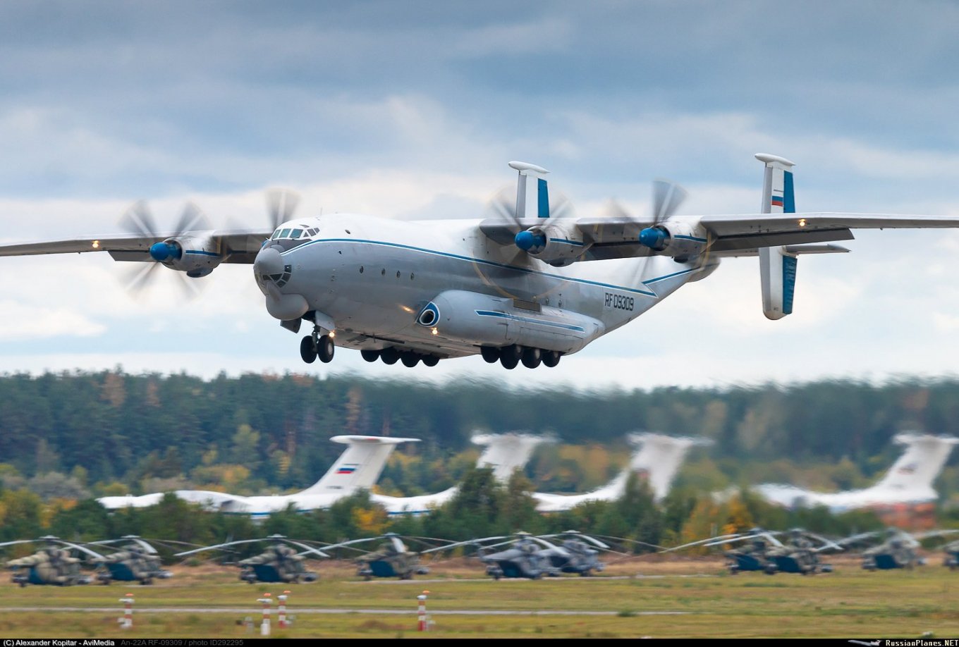 Russians Used Rare An-22 Antey to Deliver Military Cargo to Belarus, Defense Express, war in Ukraine, Russian-Ukrainian war