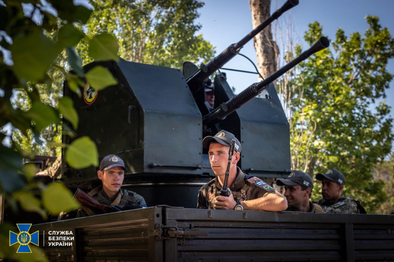 Improvised artillery vehicle with a 2M-3M belonging to the Ukrainian Navy during the drills in June 2021