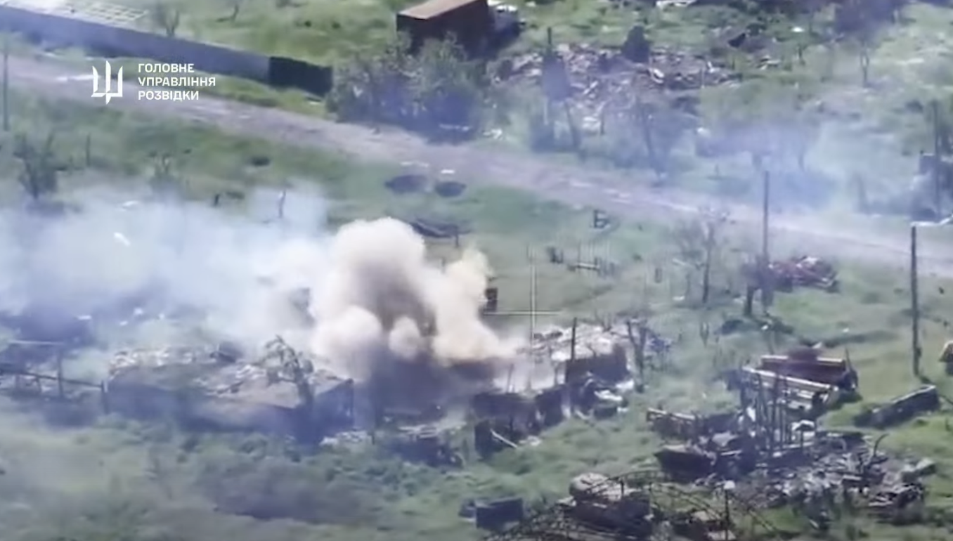 Three Ukrainian operatives from the Artan X unit turned the tide after a close-combat ambush and chemical poisoning Defense Express Three Ukrainian Commandos Were Chemically Incapacitated and Taken Prisoner until Their Comrades Struck Back from the Sky (Video)