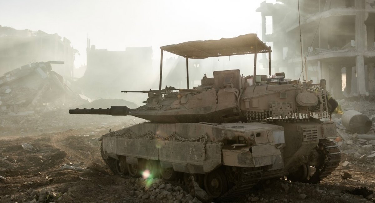 Merkava 4 with Trophy APS in Gaza Strip / Photo credit: IDF