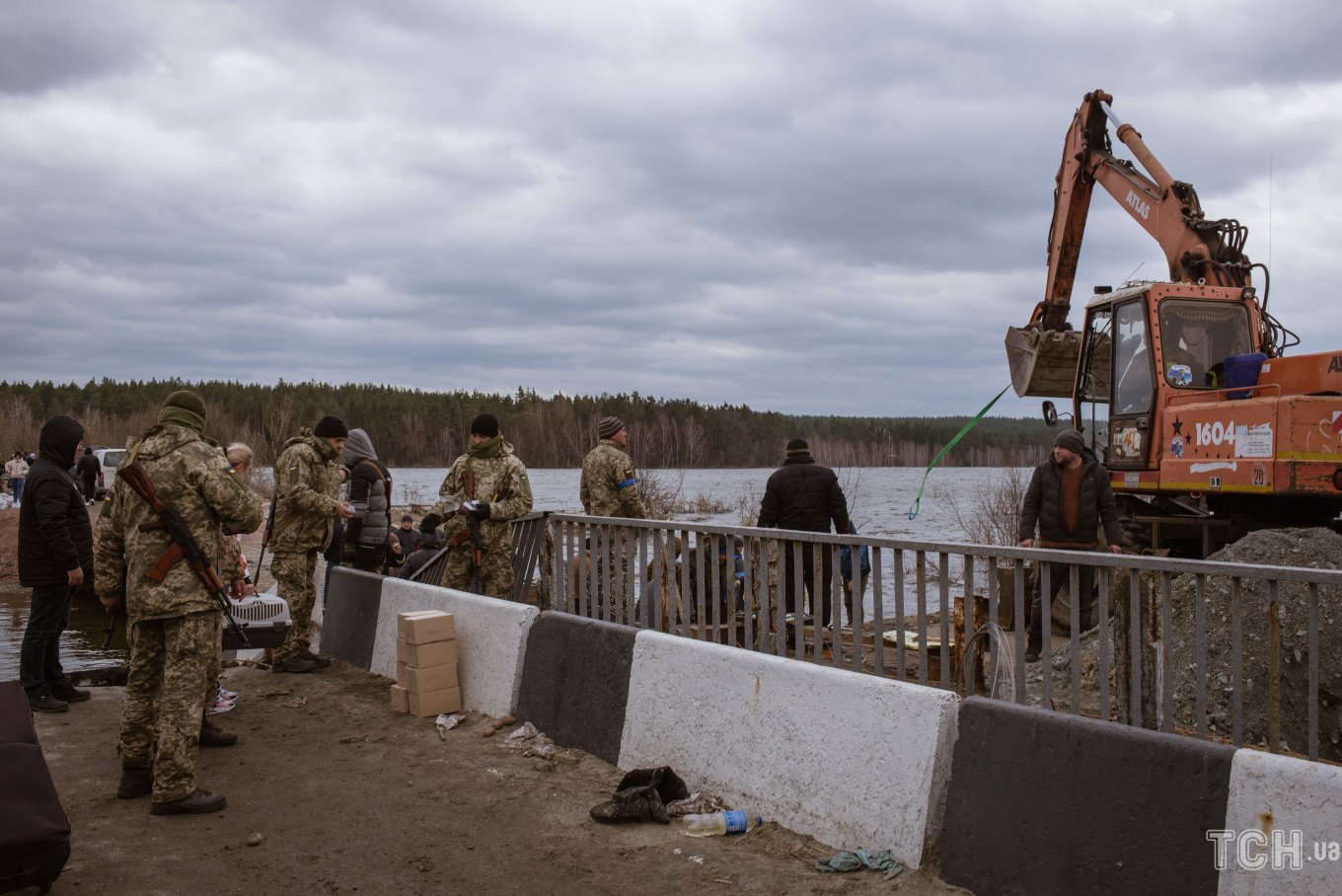 Defense Express / Repair works on the bridge in Demydiv / Intentional Flooding Saved Kyiv From russian Occupation
