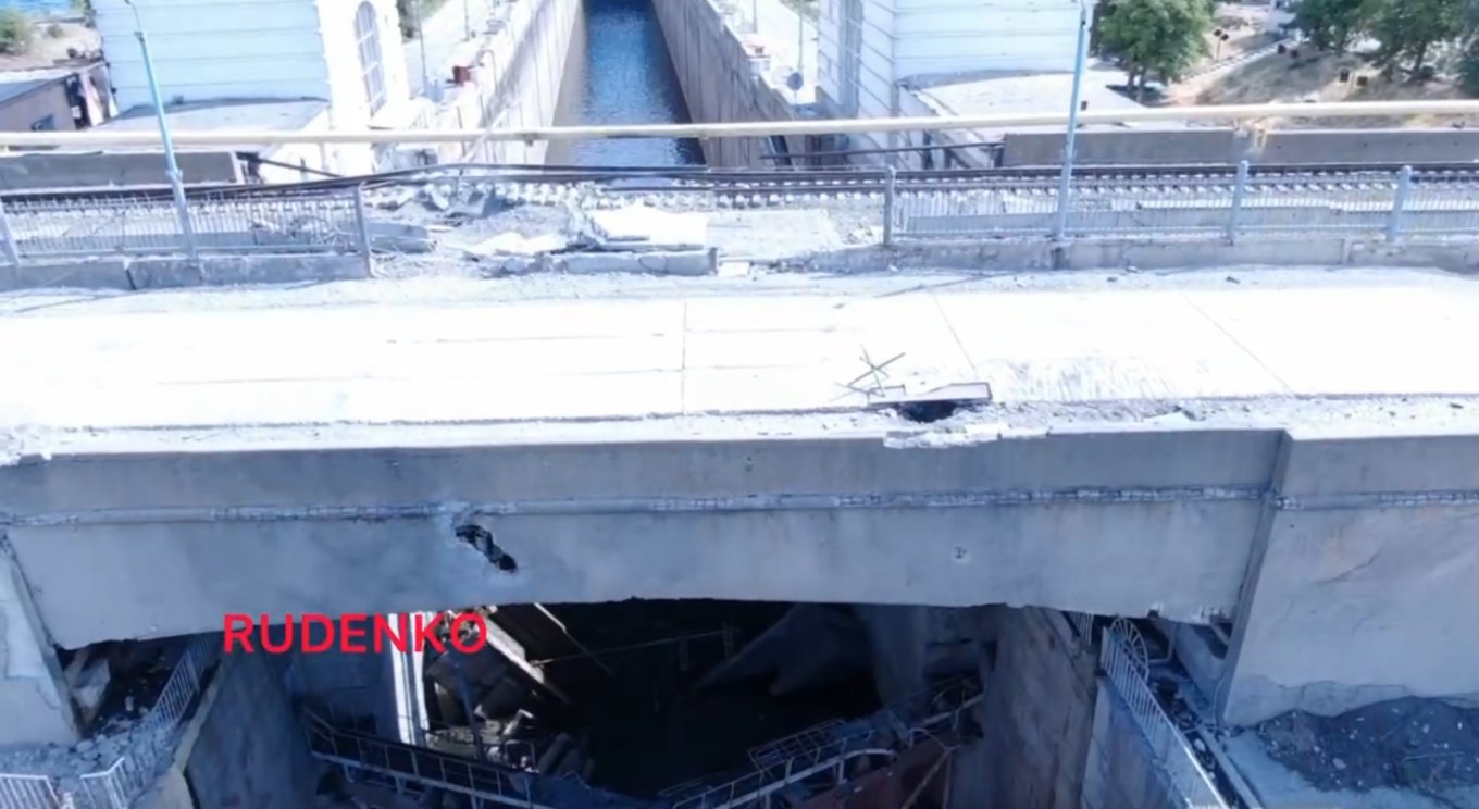 Ukrainians Damaged With HIMARS Another Bridge on russian Occupying Forces’ Supply Lines in the South, Defense Express