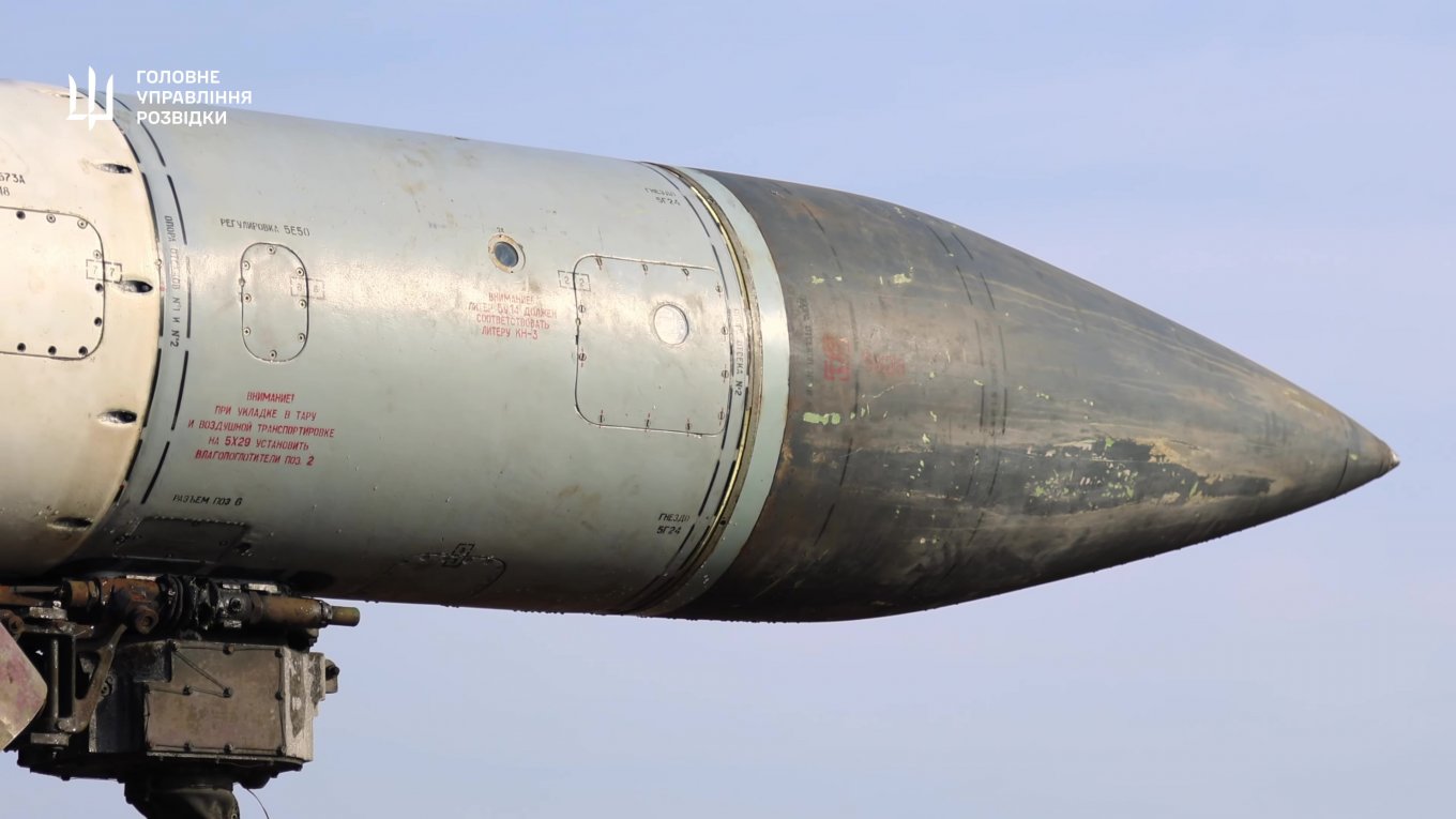 Defense Express / First Detailed Video of Ukraine Using S-200 Air Defense Missile, Credited For Tu-22M3, A-50 Downings / Defense Intelligence of Ukraine