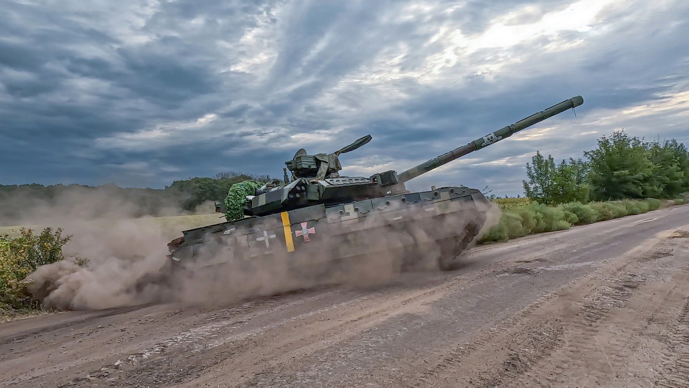 The T-84 Oplot of the Ukrainian Armed Forces, photo published August 2024 / Defense Express / Defense Express’ Weekly Review: T-84 Debut, Green Laser Lights, F-16 Crash